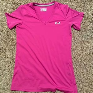 Cute pink fitted v-neck shirt